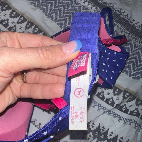Victoria's Secret pink v-neck push up bra 34B - Picture 3 of 3